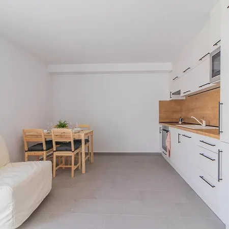 Апартаменты Family Friendly In W Pool & Ac By Nw Фоньод