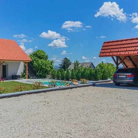 Family Friendly In W Pool & Ac By Nw