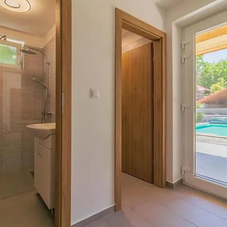 Family Friendly In W Pool & Ac By Nw * Фоньод