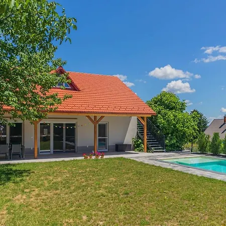 Апартаменты Family Friendly In W Pool & Ac By Nw *